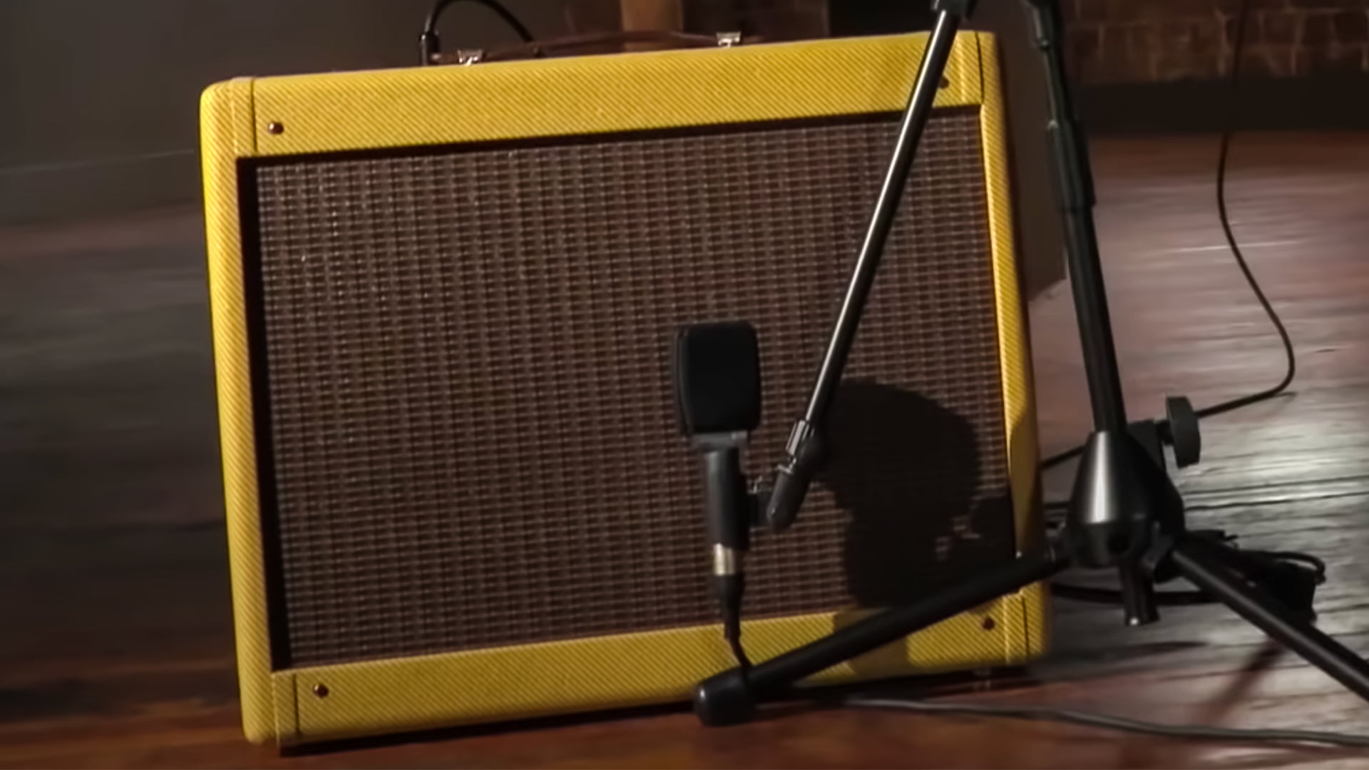 Hear the StewMac '59 Tweed 15W Amp Kit