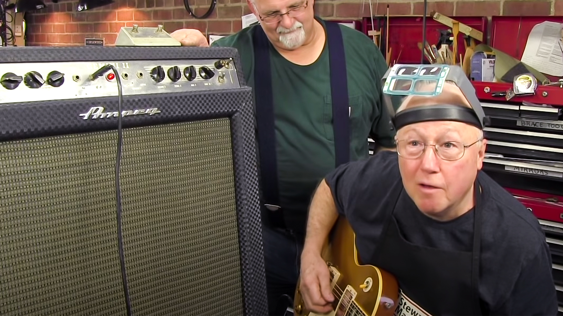 Refurbishing a 1964 Ampeg guitar amp